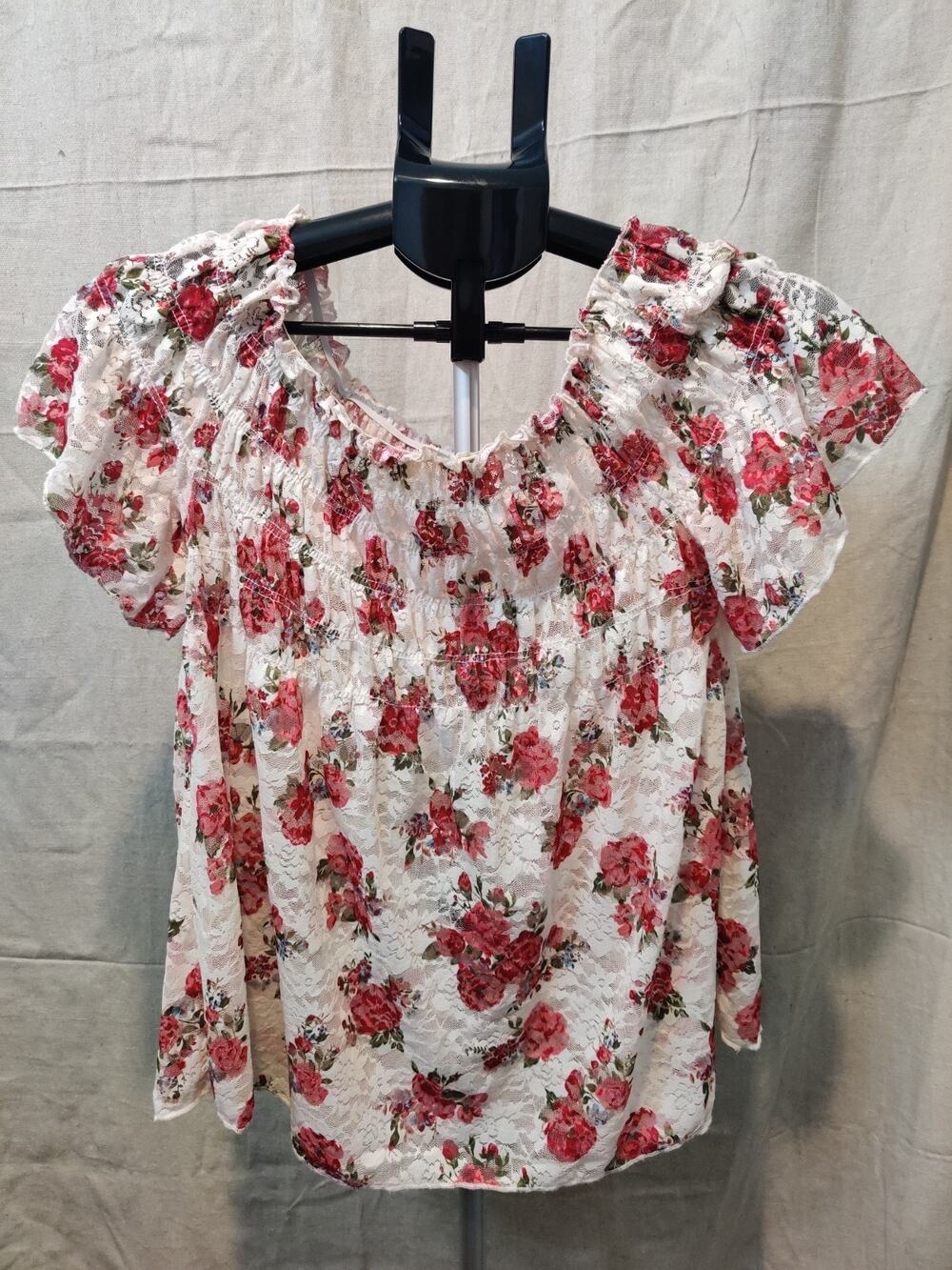 No Boundaries Blouse Women's Size Medium Floral Lace Cottagecore Short Sleeve